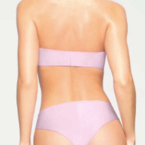 Skims Strapless Bra - Picture 3 of 9